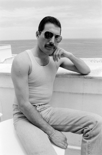 Ο Freddie Mercury στο Ρίο Ντε Τζανέϊρο στην Βραζιλία, Ιανουάριος 1985 (φωτογραφία: Richard Young)